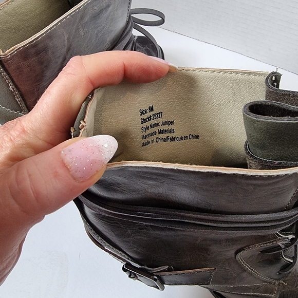 Grey Booties - Picture 6 of 7